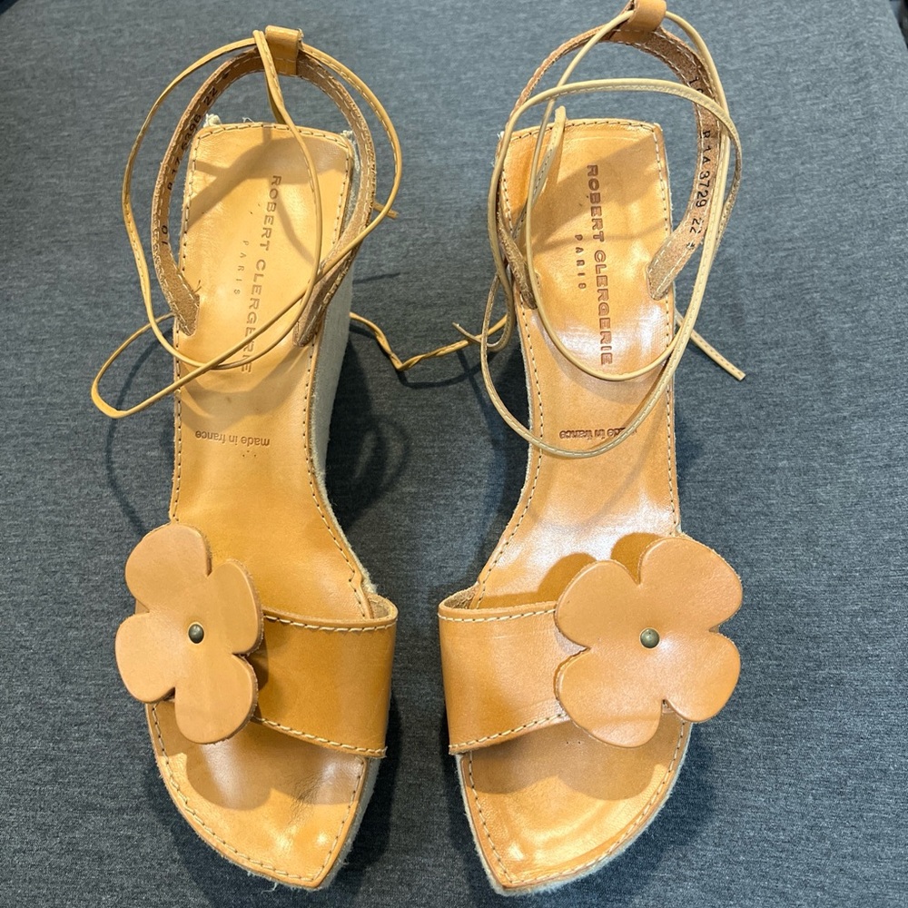Robert Clergerie Calfy Naturel Tan Floral Wrap Around Strap Wedge Sandal Size 10